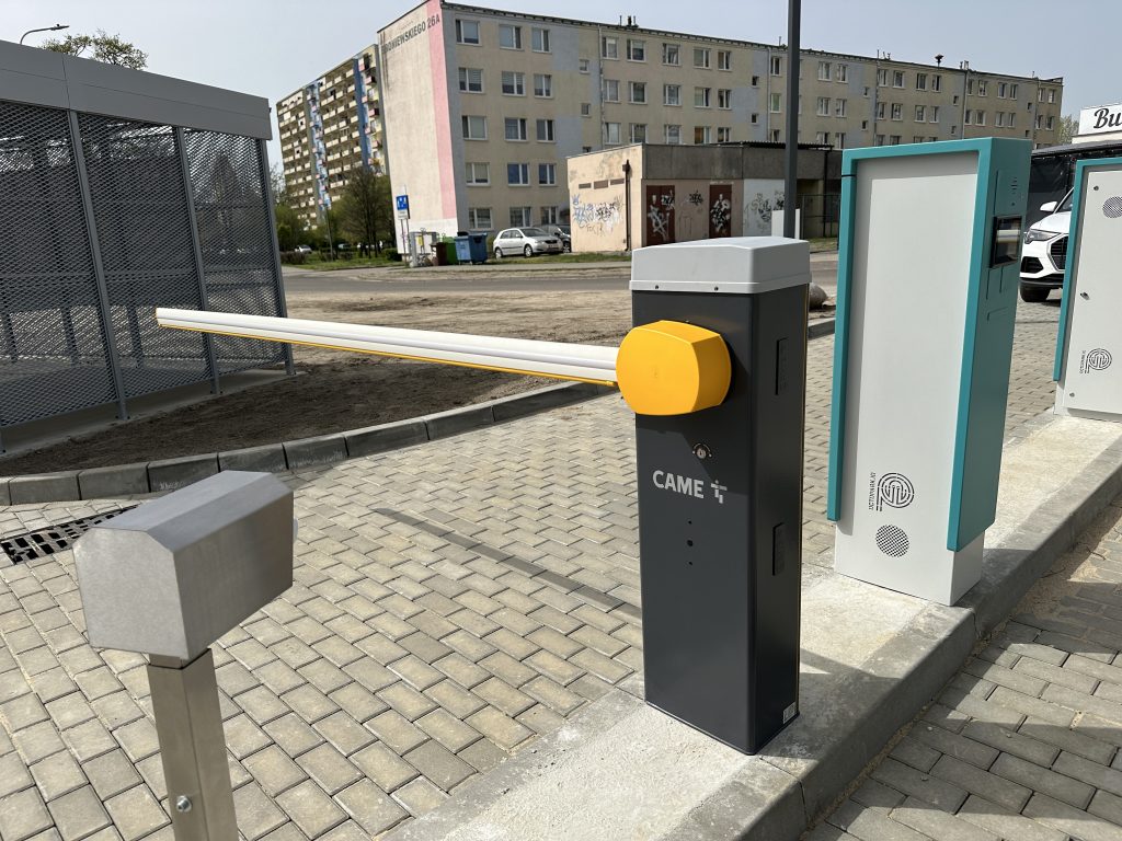Nowoczesne Systemy parkingowe - brama wjazdowa